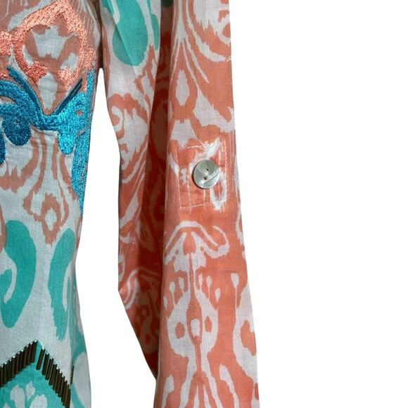 Chico's Size 1 US Size Medium Roll Tab Sleeve V-Neck Embroidered Coastal Beachy - Picture 6 of 6